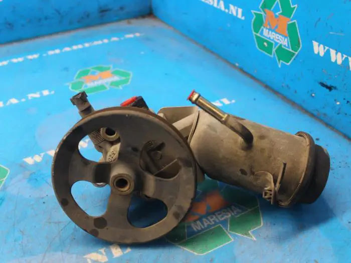 Power steering pump Toyota Yaris Verso