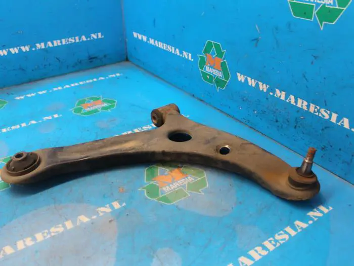 Front lower wishbone, right Mitsubishi Colt