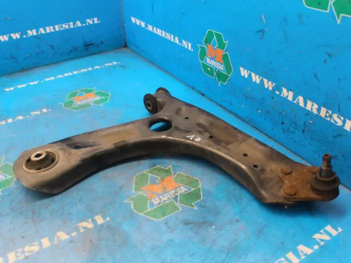 Front lower wishbone, right Seat Ibiza