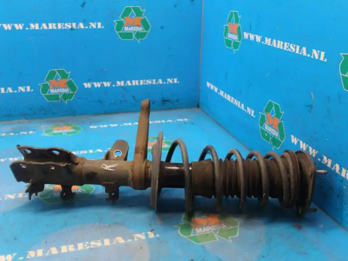 Front shock absorber rod, right Toyota IQ