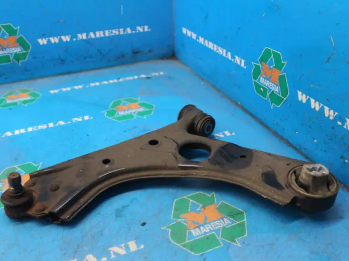 Front lower wishbone, left Fiat Doblo