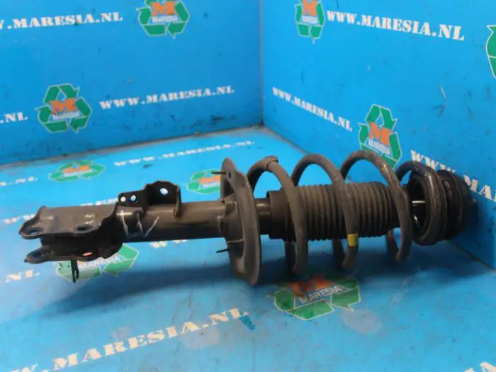 Fronts shock absorber, left Hyundai IX20