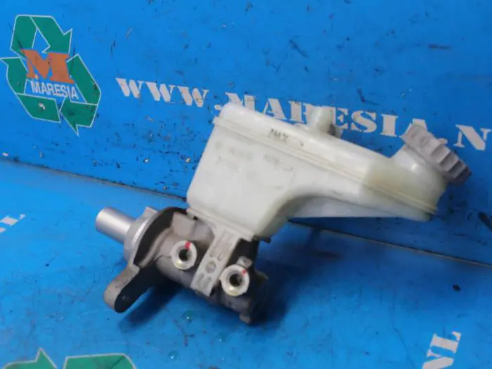 Master cylinder Opel Agila