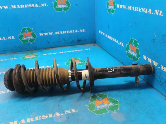 Fronts shock absorber, left Peugeot 108