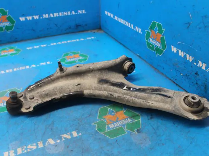 Front lower wishbone, left Renault Kangoo