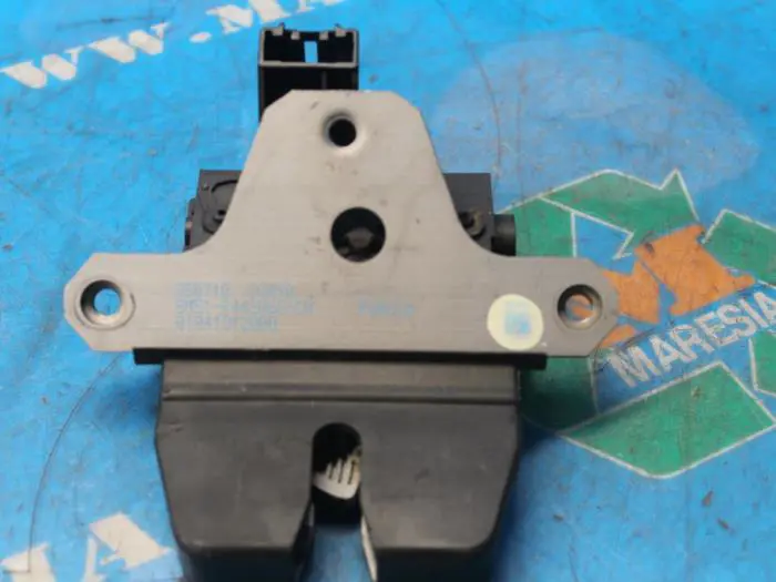 Tailgate lock mechanism Ford Focus