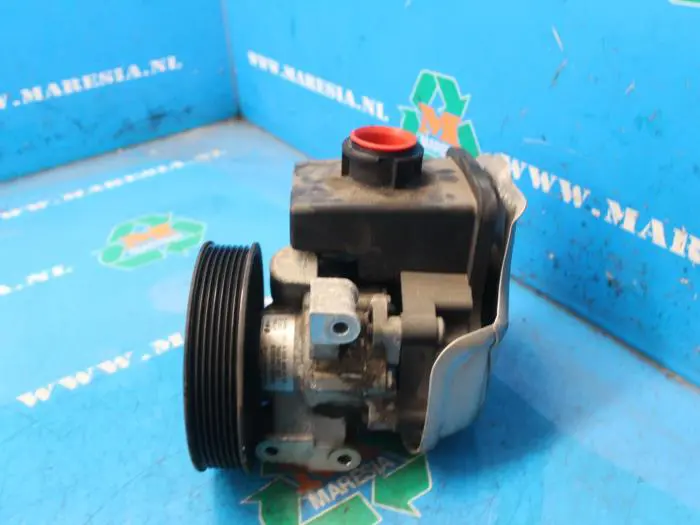 Power steering pump Mercedes C-Klasse