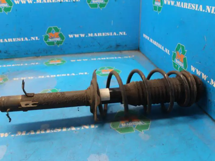 Front shock absorber rod, right Peugeot 107