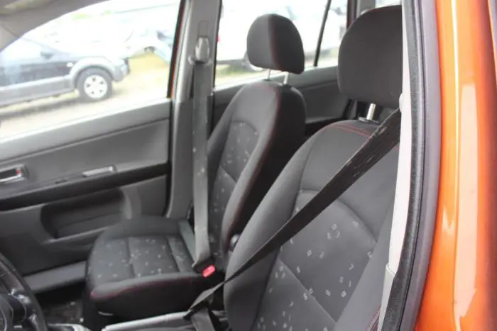 Front seatbelt, left Mazda 2.