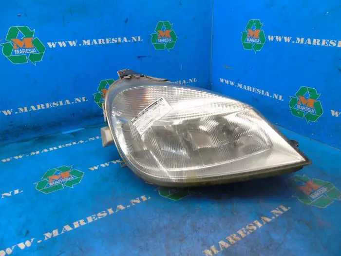 Headlight, right Mercedes Vaneo