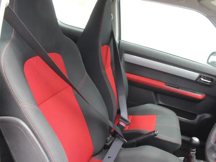 Front seatbelt, right Suzuki Swift