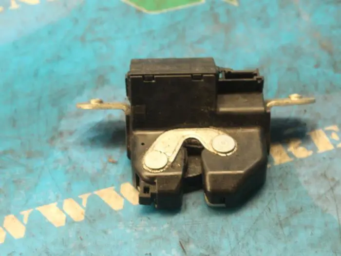 Tailgate lock mechanism Opel Corsa