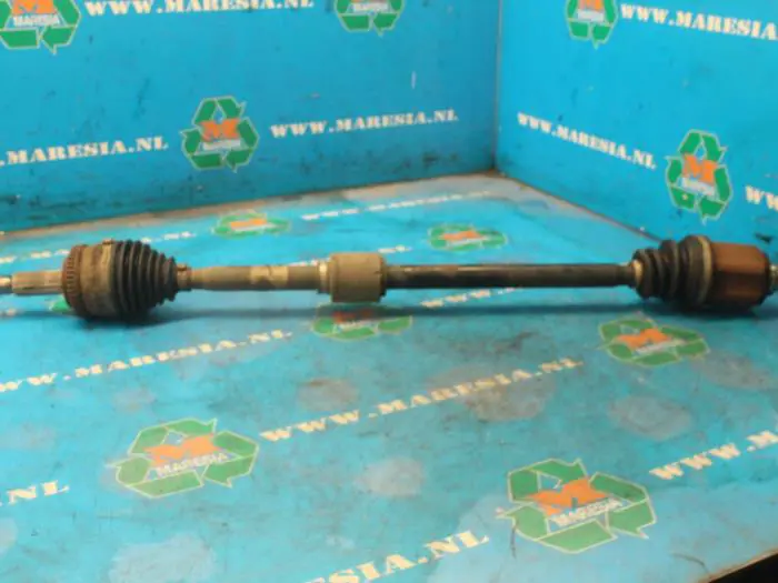 Front drive shaft, right Kia Cee'D