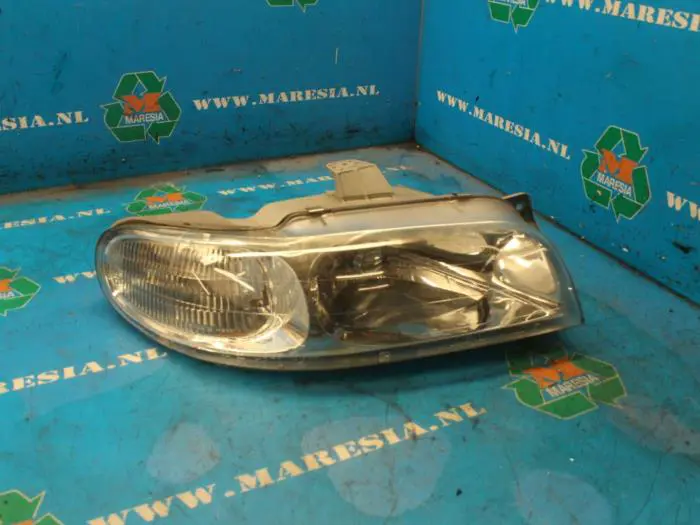 Headlight, right Daewoo Nubira