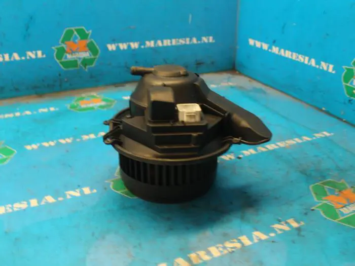 Heating and ventilation fan motor Volvo S60