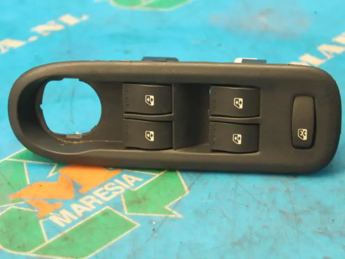 Multi-functional window switch Renault Kangoo