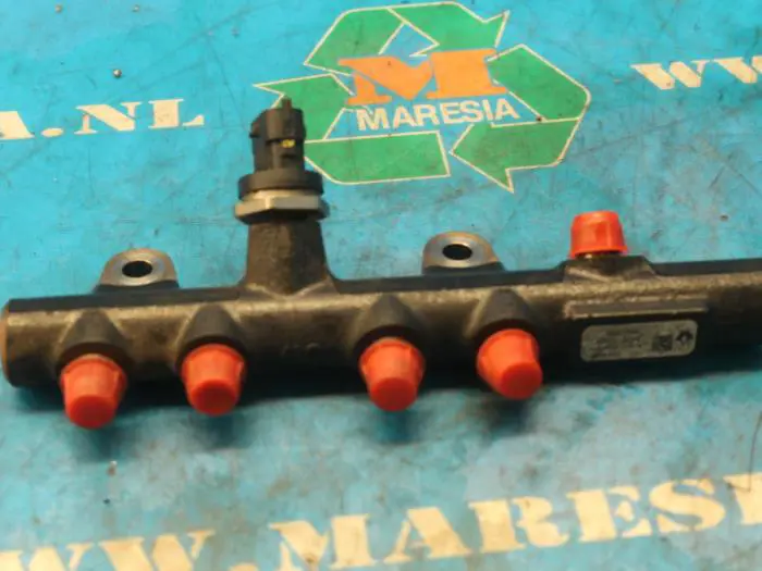 Fuel injector nozzle Renault Kangoo