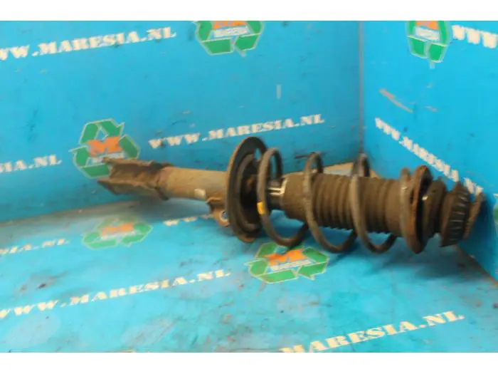 Front shock absorber rod, right Toyota Yaris