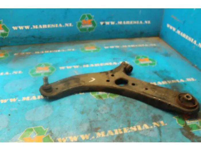 Front lower wishbone, left Kia Rio