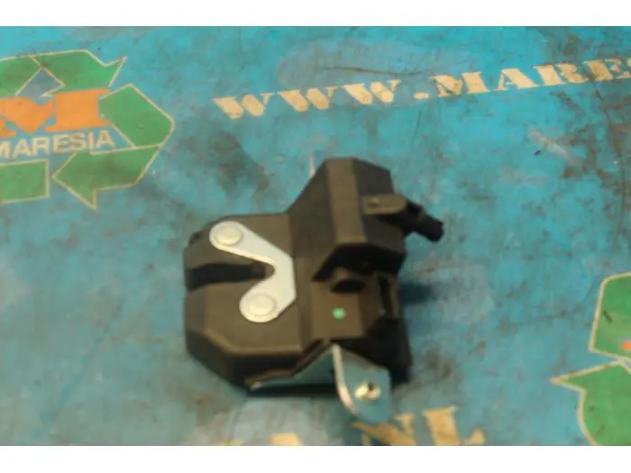 Tailgate lock mechanism Opel Corsa