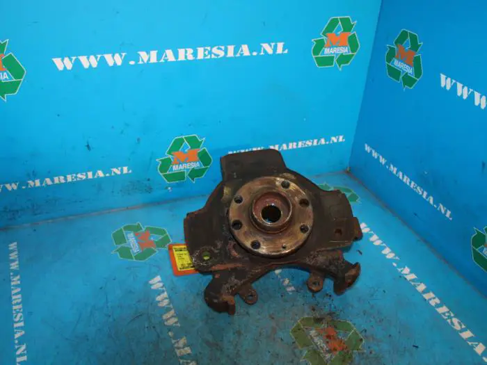 Knuckle, front right Opel Astra