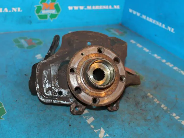 Knuckle, front right Opel Corsa