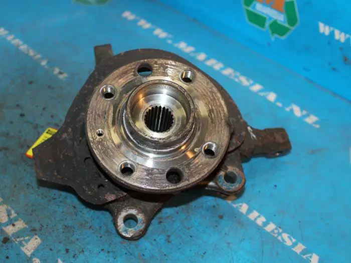 Knuckle, front right Opel Corsa