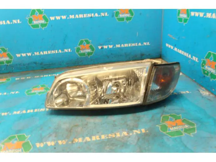 Koplamp links Hyundai H200