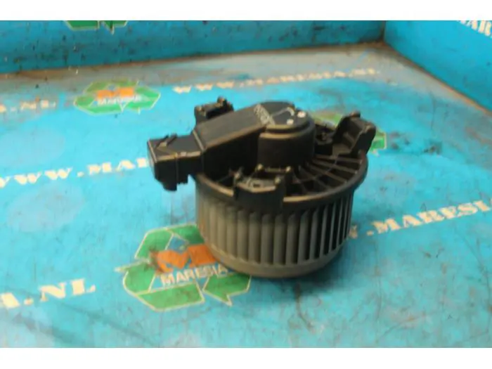 Heating and ventilation fan motor Suzuki Swift