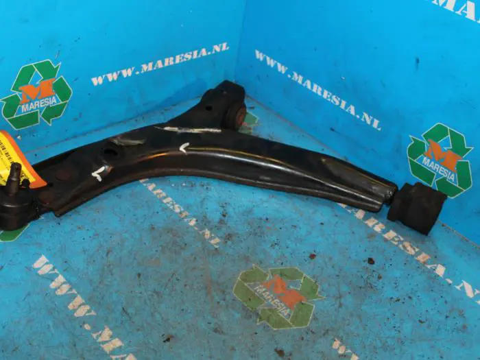 Front lower wishbone, left Daewoo Nexia