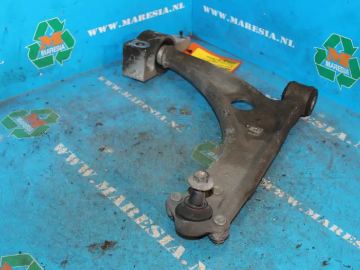 Front lower wishbone, right Volkswagen Passat