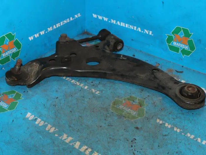 Front lower wishbone, left Toyota Avensis