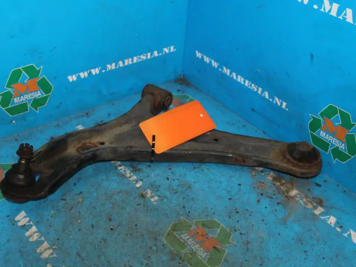 Front lower wishbone, left Toyota Yaris Verso