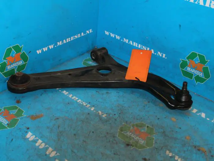 Front lower wishbone, right Toyota Yaris Verso