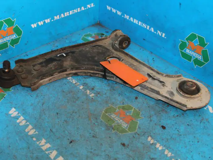 Front lower wishbone, left Daewoo Nubira