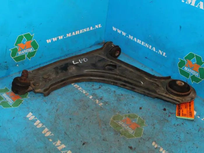 Front lower wishbone, left Daewoo Tacuma