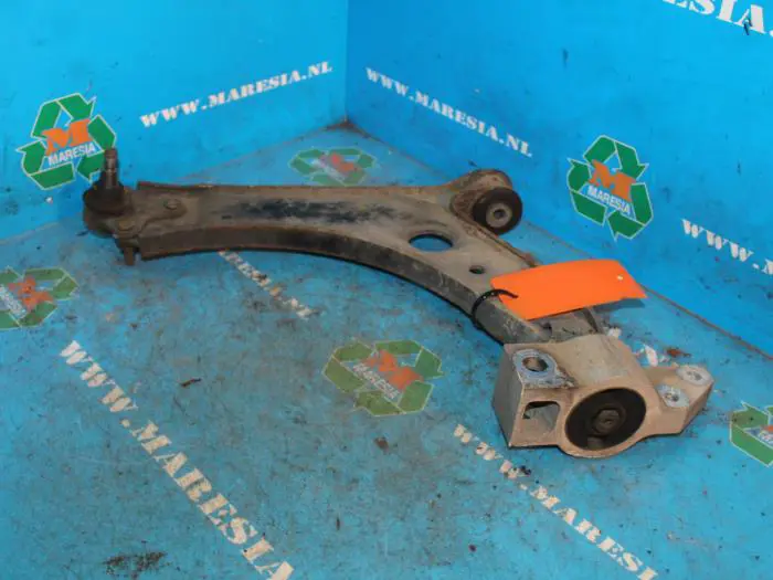 Front lower wishbone, left Seat Altea