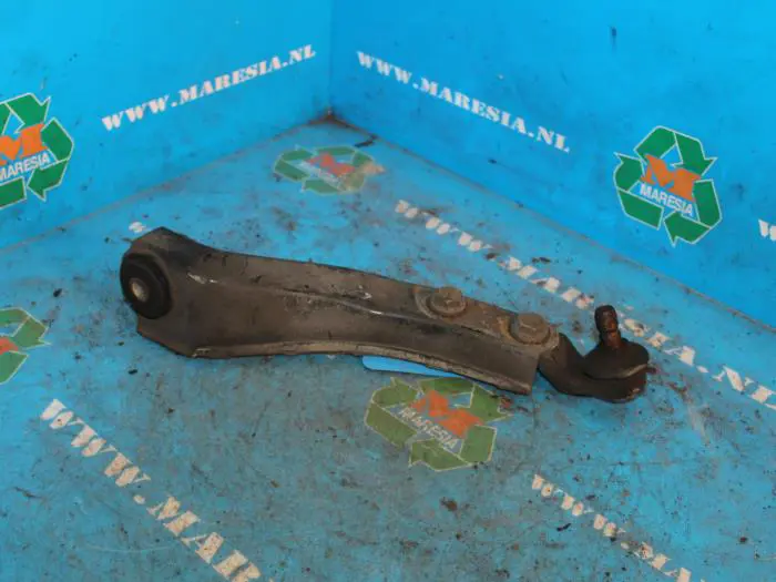 Front lower wishbone, right Opel Corsa