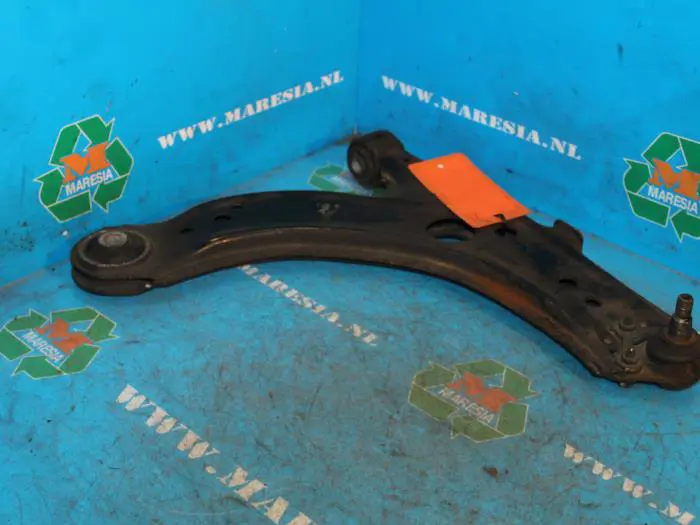 Front lower wishbone, right Volkswagen Golf