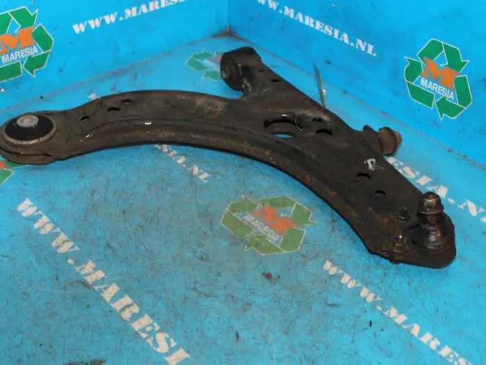 Front lower wishbone, right Volkswagen Golf