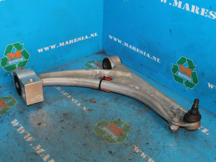 Front lower wishbone, right Volkswagen Passat