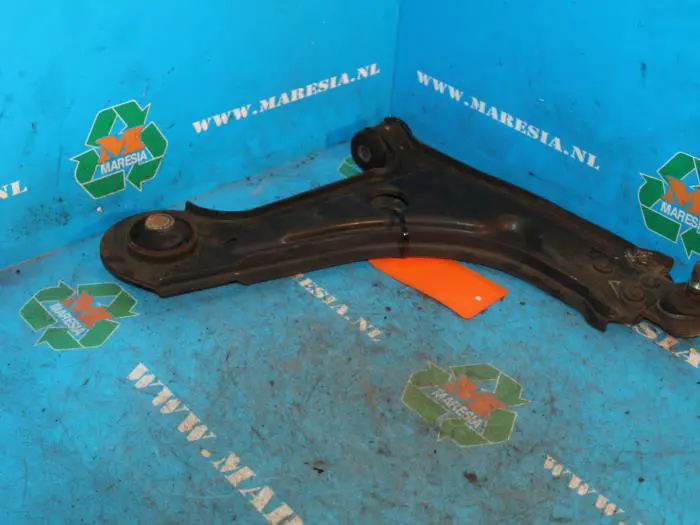 Front lower wishbone, right Chevrolet Lacetti