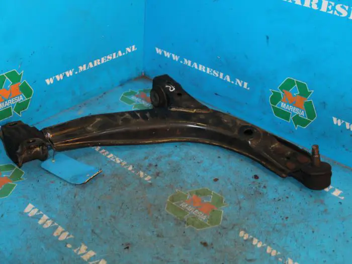 Front lower wishbone, right Daewoo Nexia