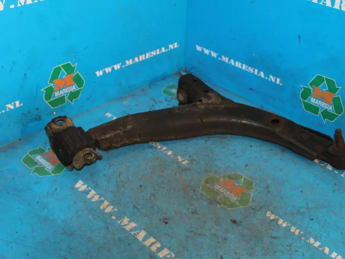 Front lower wishbone, right Daewoo Espero