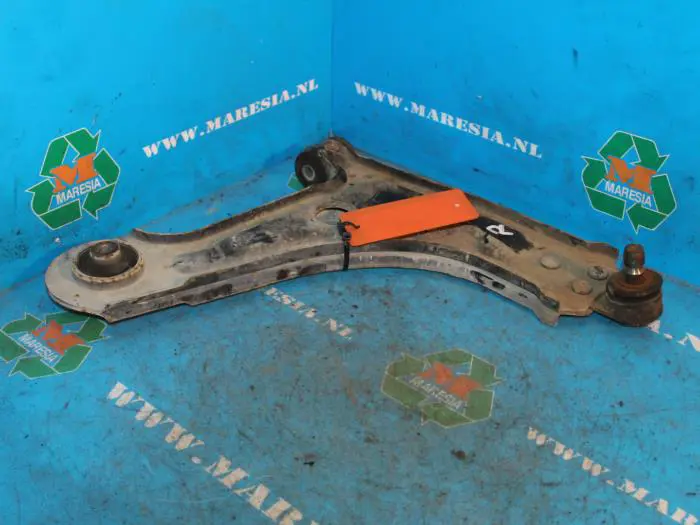 Front lower wishbone, right Daewoo Nubira