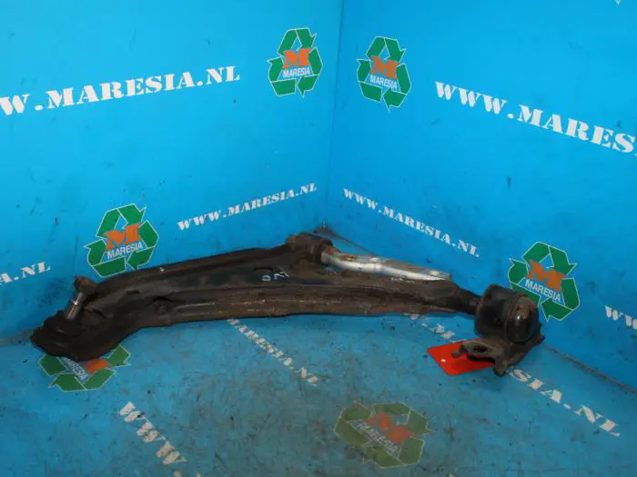 Front lower wishbone, left Nissan Primera