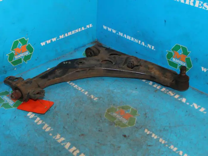 Front lower wishbone, right Mazda 323