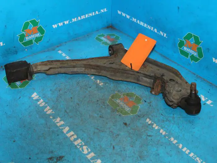 Querlenker unten rechts vorne Nissan Primera