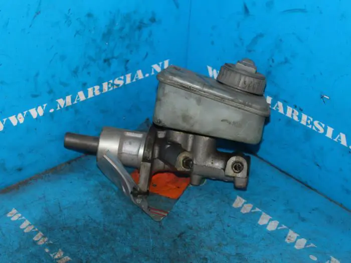 Master cylinder Opel Omega