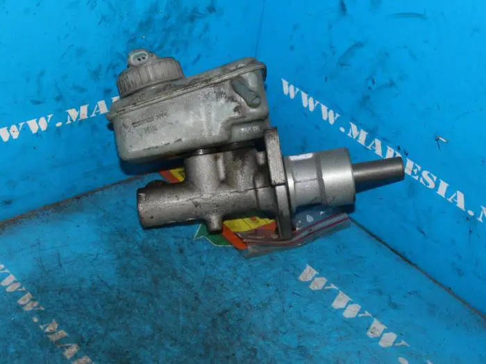 Master cylinder Opel Omega